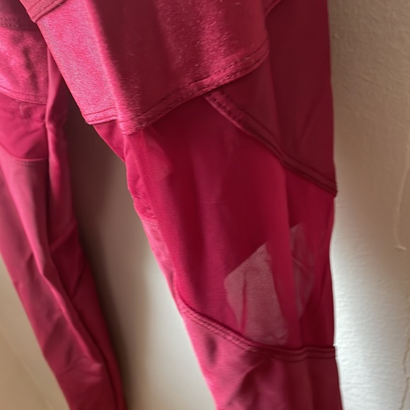 Onzie Flow fuscia shine leggings - Picture 2 of 3